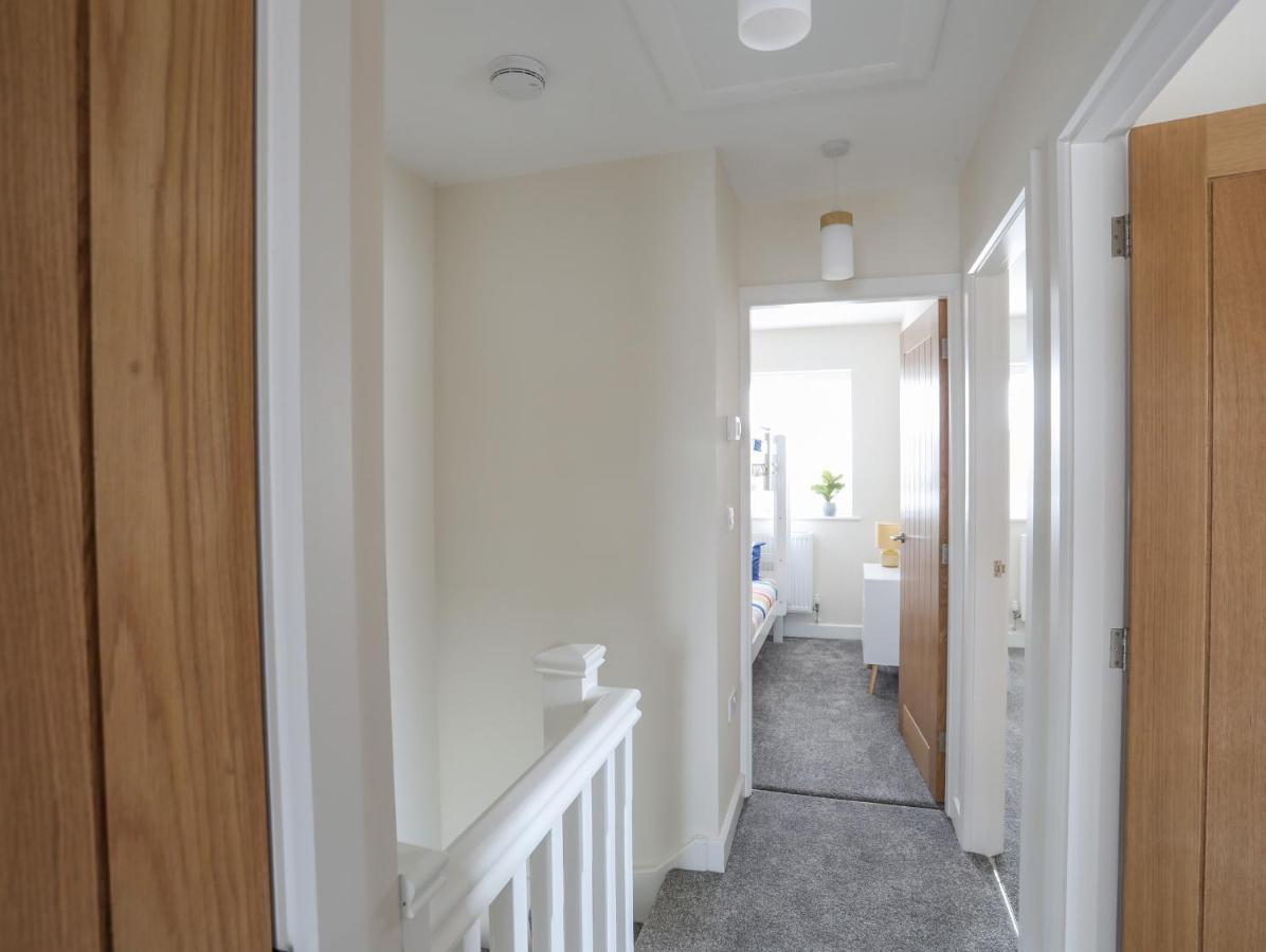 Swn Y Nant Villa Holyhead Exterior photo